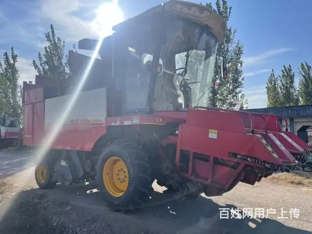 玉米收割机 - 图片 1
