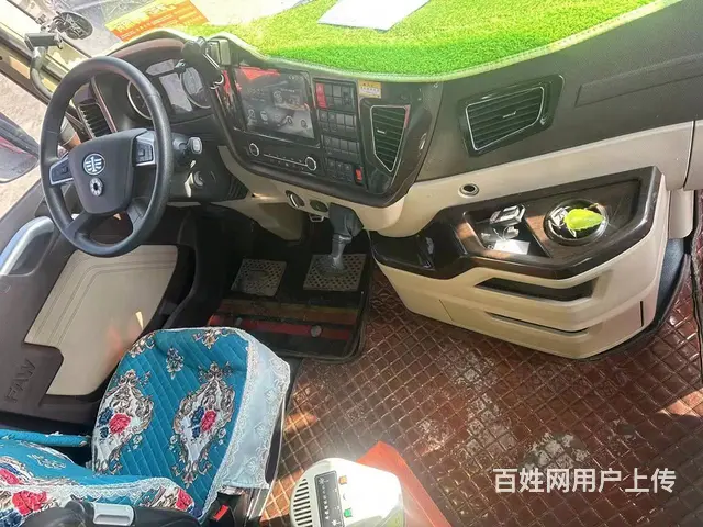 二手解放国六自动档前四后四9.6米高栏载货车 - 图片 8