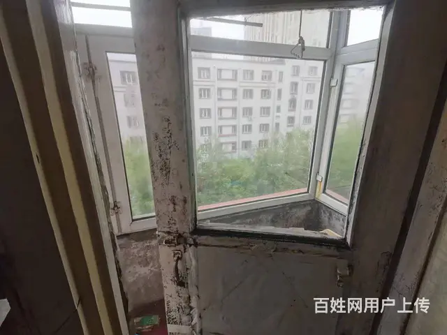 铁路村60平5.1万6楼飞顶，地理位置优越，站前岗台下行 - 图片 8
