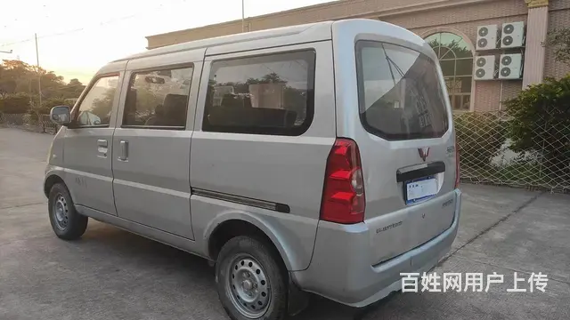 13年五菱荣光面包车 - 图片 6