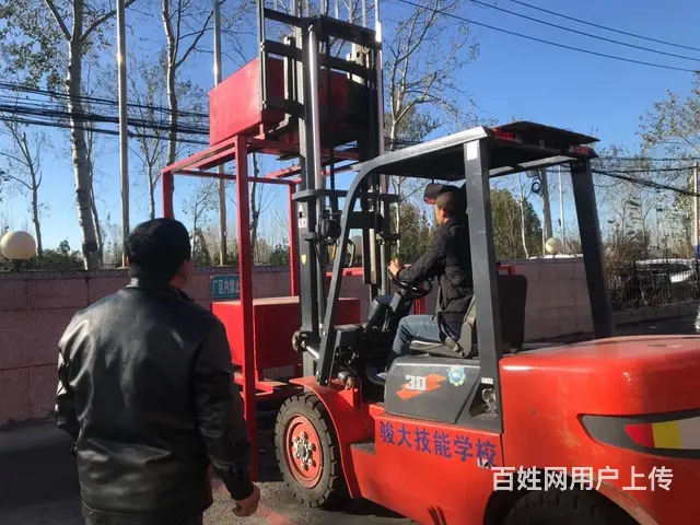 威海电焊培训机构考焊工证文登学叉车证挖掘机培训驾校 - 图片 4