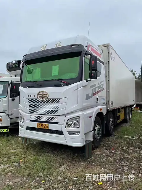460马力一汽解放JH6前四后八冷藏车，首付8万 - 图片 1
