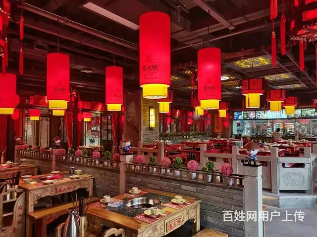 四川成都实木花格木窗中式实木门火锅店装修 - 图片 1