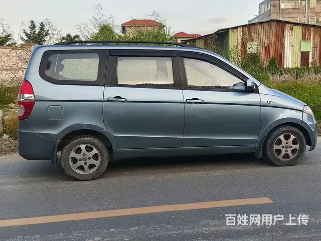 五菱宏光7座面包车 - 图片 4