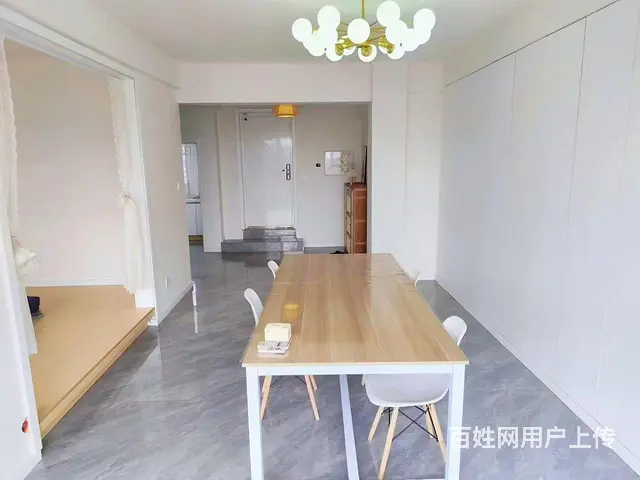 新柳城D区电梯阁楼1室一厅家电齐全月付1200元 - 图片 1