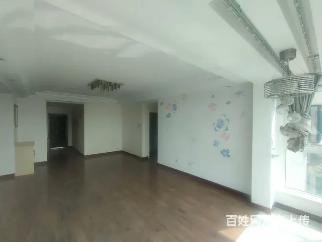 中央公馆三居两卫，卧室两南一北，全天采光，视野开阔！ - 图片 1