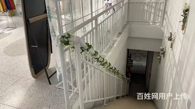 急转服装店低价空转(可整转） - 图片 2
