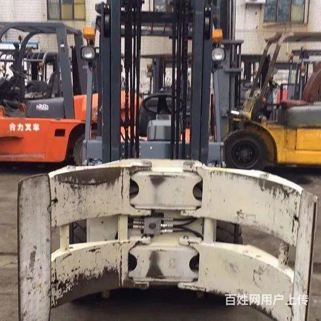 合力3吨废料抱夹叉车，二手废纸打包机夹包叉车款式多 - 图片 3