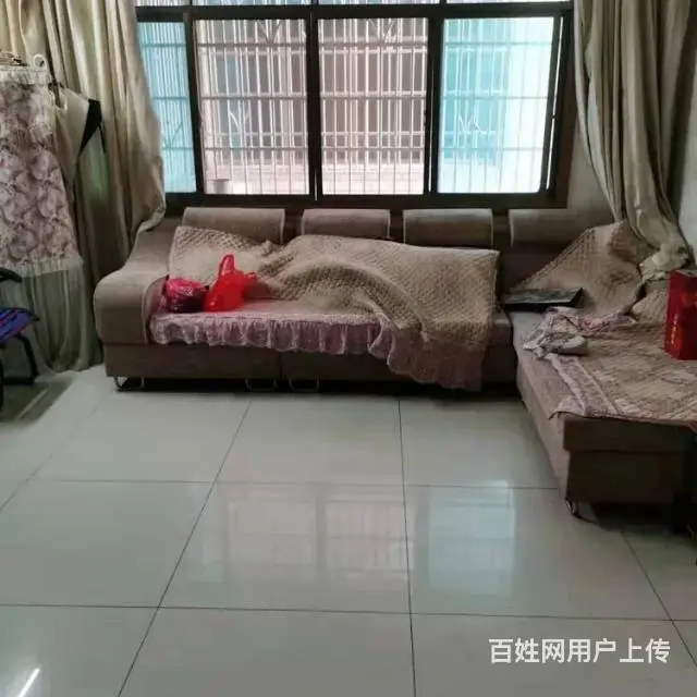 广场旁，4房2厅2卫，楼层4楼 - 图片 7