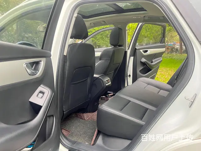 众泰SR7 2017款 1.5T 手动 魔方之门版 - 图片 12