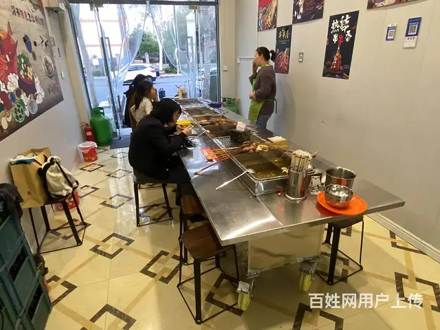 龙源湖小学附近景苑路长恩路十字路口餐饮快餐店 - 图片 2