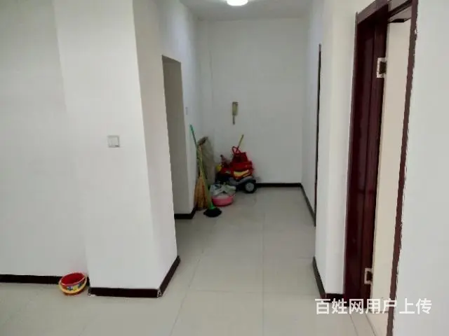 高湾转盘，低价出售房屋 - 图片 1