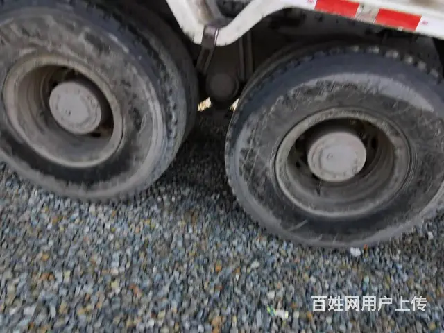 急售17年二手豪沃搅拌车 380马力 大20方 - 图片 6