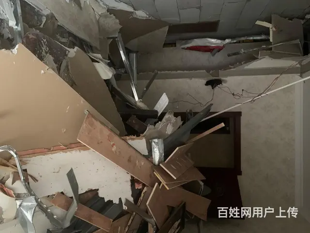 五洲国际广场一楼商铺出租，房东直租，无中介，无转让费，可以餐 - 图片 1