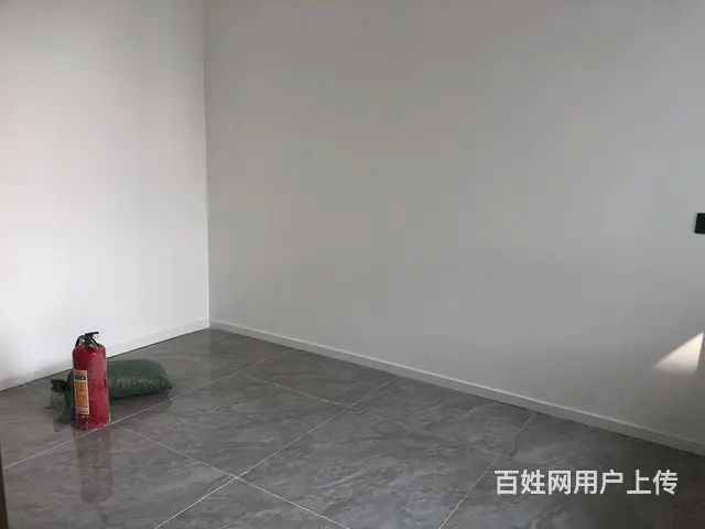 华发峰景湾 采光好 看海景 全新精装 空房出租 可配齐 - 图片 5