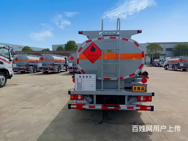 5吨豪沃加油车运油车 - 图片 6