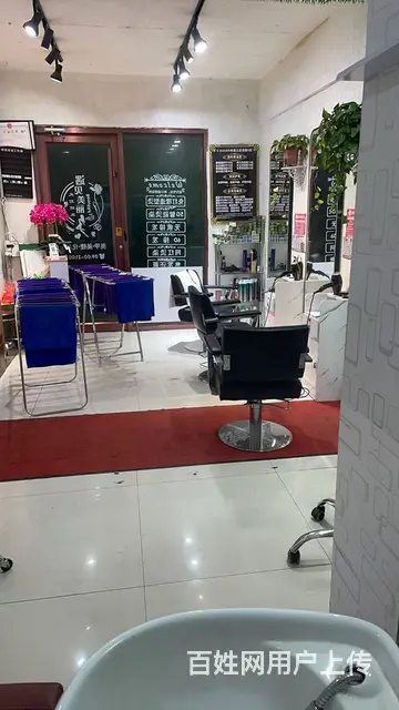 9019（铺联邦）和平大学城学校里面营业中的理发店转让 - 图片 3