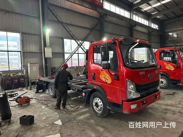 重汽豪曼国六蓝牌挖机平板车 75挖掘机拖板车包上户 - 图片 4