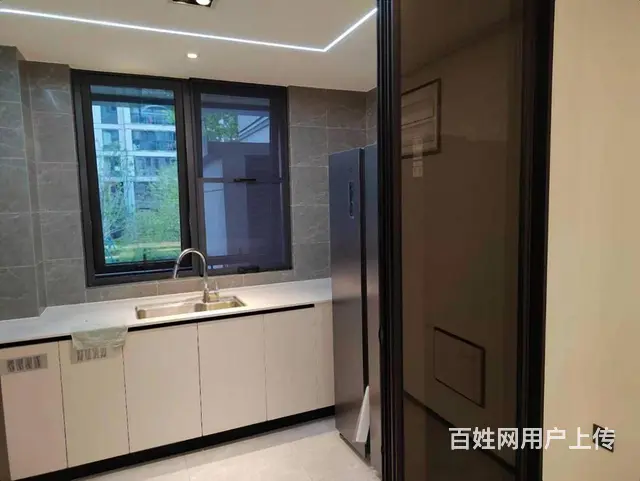 押一付一 汾湖路地铁站豪华三房，陪读优选，创业园旁，品质家具 - 图片 2