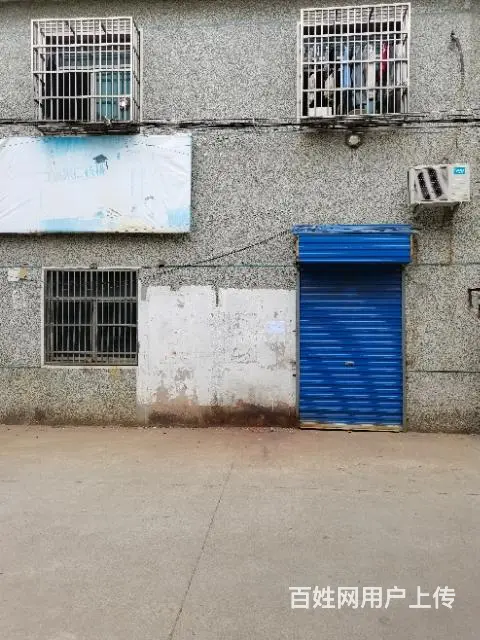 有二间店面房，可做仓库：超市，水：电齐全。 - 图片