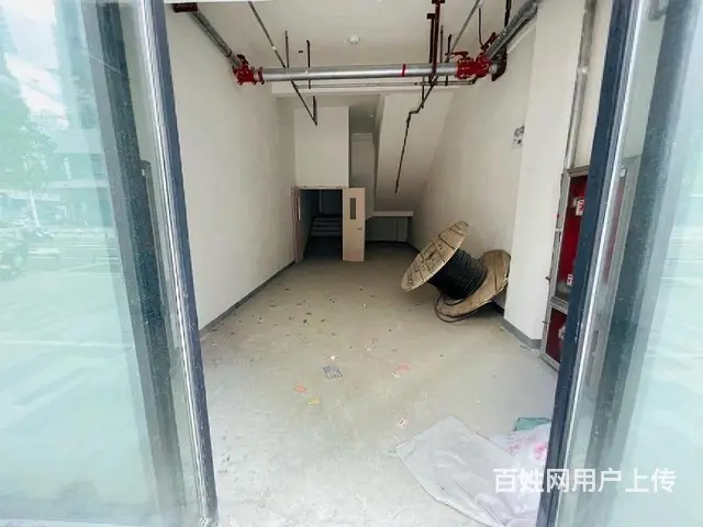 挑高六米，小区主门口五折出售 原价3.3万现价1.5万每平 - 图片 3