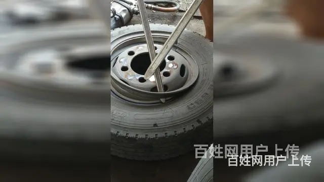 灌南在高速上轮胎没气了怎么办、货车拖车电话 - 图片 6