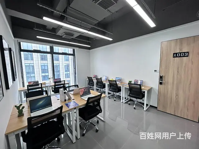 直租！火车东站落地窗办公室，1+1格局好户型，赠免租赠网络 - 图片 1
