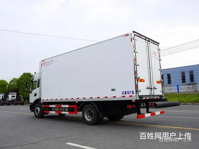 东风天龙牛羊肉6.8米冷藏车多少钱一辆 - 图片 1