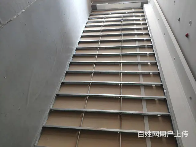 急租图书城二楼写字楼！50平可作书店教辅教材办公等，有货梯， - 图片 9