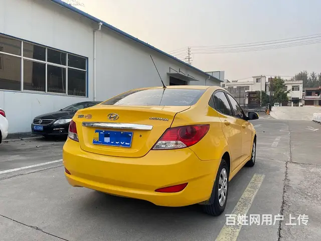 现代 瑞纳 2010款 瑞纳-三厢 1.4 手动 GS 舒适 - 图片 3