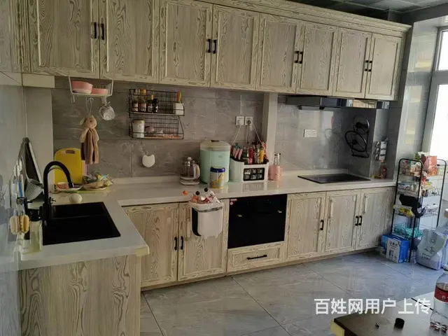 和盛观澜1楼，带30多平方小院，精装127平方，两室一厅，拎 - 图片