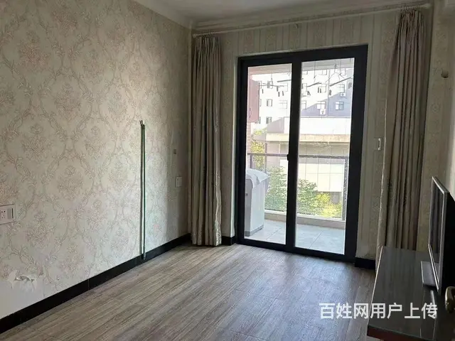 刚出好房  金汇家园 楼梯4楼  两房  方便停车 急租哦 - 图片 2