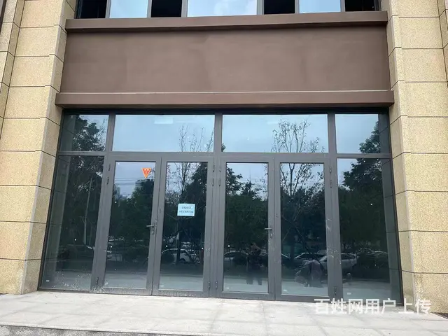 出租：好位置大门头临街商铺 - 图片 1