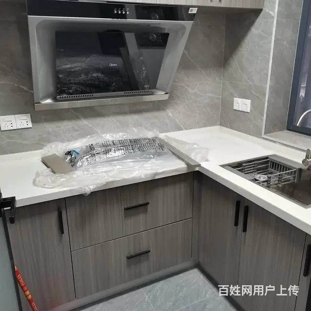 解放路雁城宾馆对面附近新装修2室1厅家具家电齐全月租1500 - 图片 3