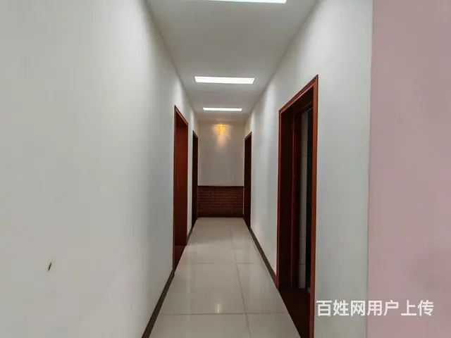 中兴大街 万隆广场  金梦园 一层 精装三室带地下室 老证 - 图片 2