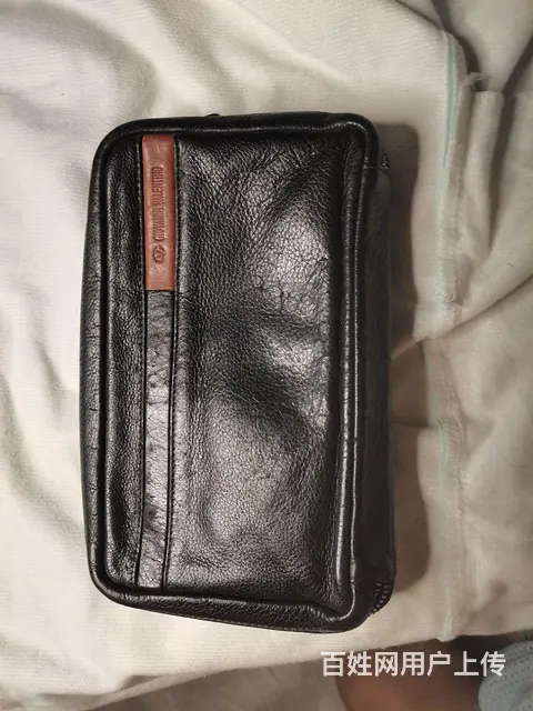 瓦伦蒂诺品牌羊皮手包 - 图片 1