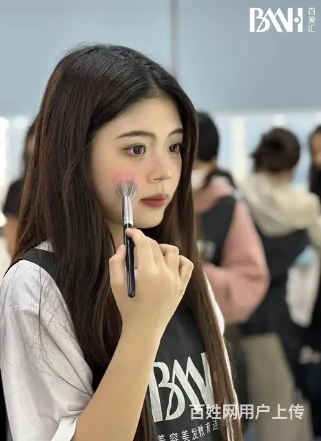 专业化妆培训学校哪里有？ - 图片 2