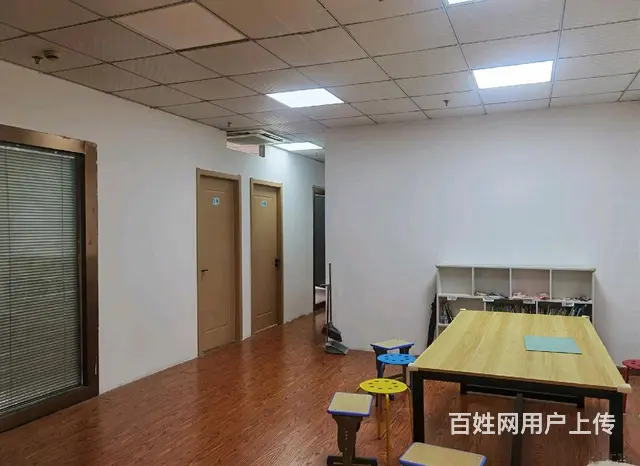 万达商圈南湖商会写字楼出租 - 图片 1