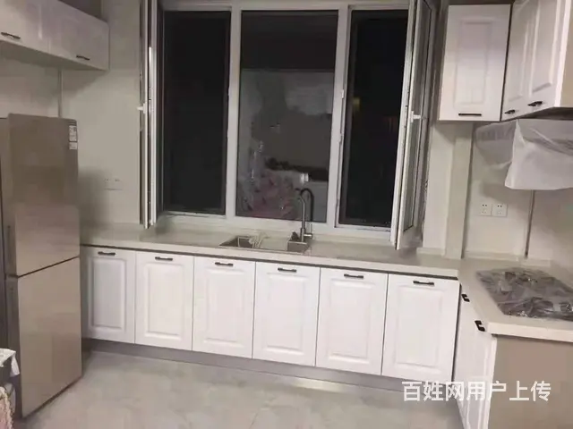 豪德汽配城5楼46平1室1厅，精装修，包物业，空调，床，冰箱 - 图片 4