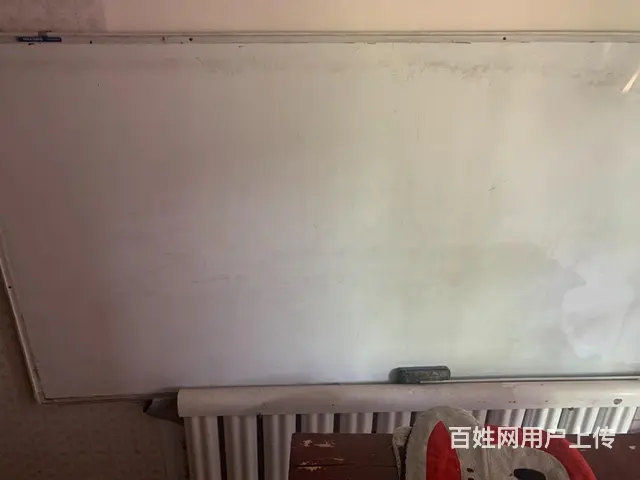 急售低价出售白板，和单人书桌 - 图片 1