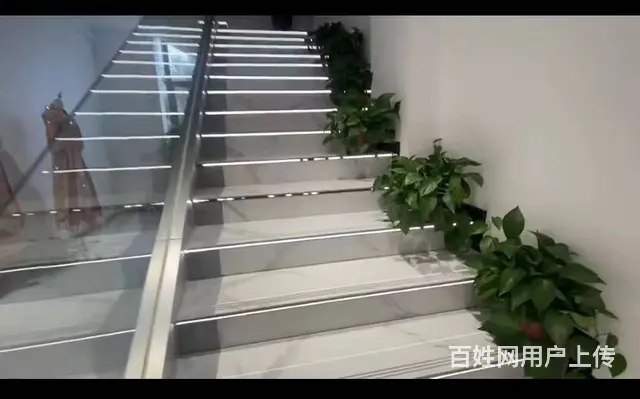 【同城搜铺网免费找店】欣泰园上下208平婚纱店转让［可空转］ - 图片 2