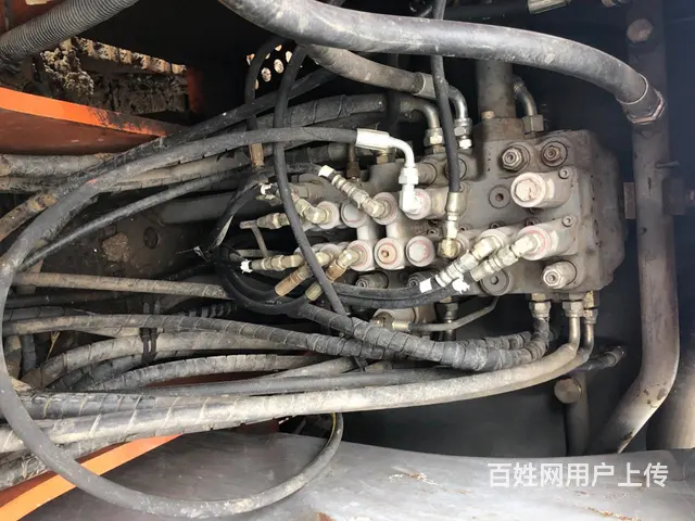 出售日立60小钩机 和6米8板车 - 图片 6