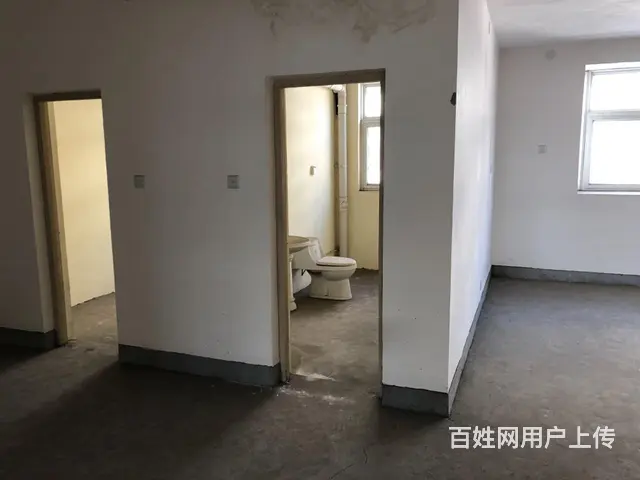 售新华路雷锋小学对面3室2厅2卫141平毛坯房 - 图片 8