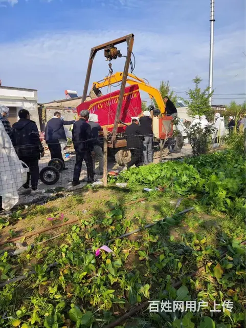 新型水陆挖斗拉棺车，带龙门吊 - 图片 1