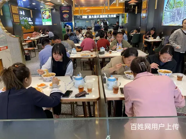 5627（金铺网）雁滩联创广场牛肉面店铺现低价转让 - 图片 1