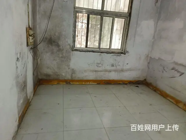 七完小近一楼共四层两室一厅能过户 - 图片 2