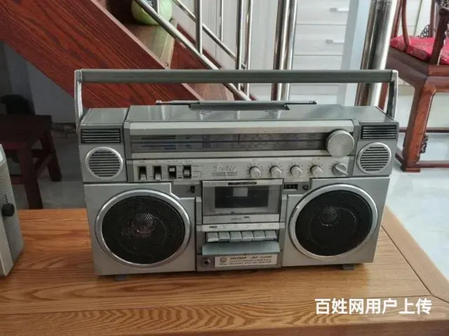 老式收录机 - 图片 2