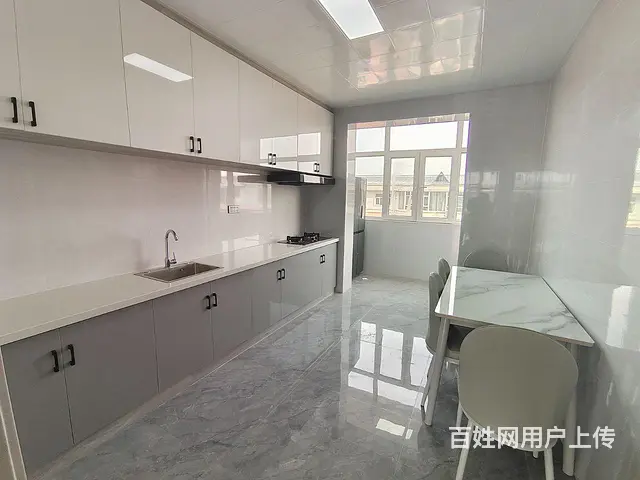 落地窗客厅 一条街 老大商 两室地热 精装修 边屋 拎包入住 - 图片 3
