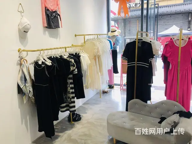 高新新街里金街服装店转让 - 图片 6