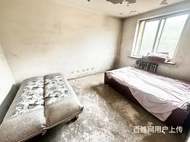 新地号，2楼2楼，南向，靠路边车站近，适合老年人居住，可贷款 - 图片 1